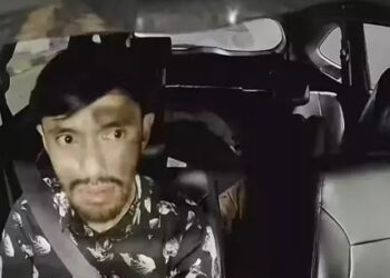 Driver Taksi Online Tegur Penumpang Yang Diduga Mesum di Dalam Mobil