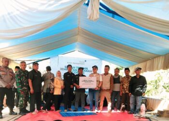 Kepala Desa Caringin Deni Karsono Resmikan Jembatan Gantung Cihideng