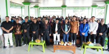 Langkah Nyata Peduli Pemuda, Bupati Bandung Serahkan BPJS Ketenagakerjaan untuk Pengurus 94 OKP dan KNPI