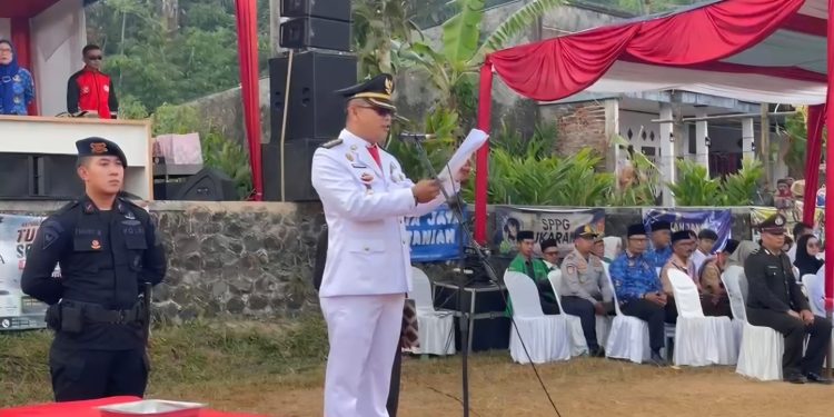 Camat Caringin Garut Pimpin Upacara peringatan HUT Kemerdekaan RI Ke 81