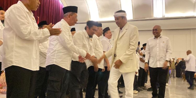 Ketua Umum Akhmad Munir Resmi Lantik Pengurus PWI Jawa Barat Periode 2026-2031