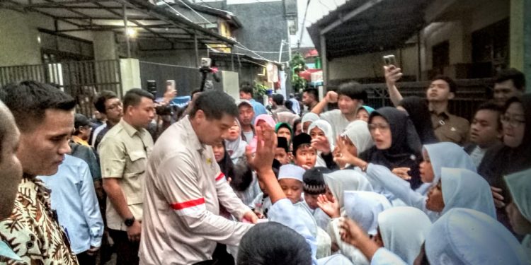 Menteri Perumahan dan Kawasan Permukiman (PKP) Maruarar Sirait, S.I.P.,Saksikan Penyerahan Subsidi Dalam Program Perbaikan Atau Bedah Rumah Kecamatan Sumur Bandung